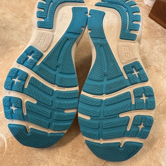 Brooks White and Blue Athletic Shoes - Picture 4 of 7